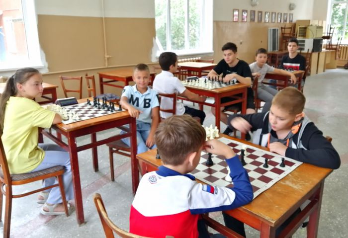20 июля, на базе шахматного клуба,был проведён детский турнир по быстрым шахматам, посвящённый Всемирному Дню шахмат.